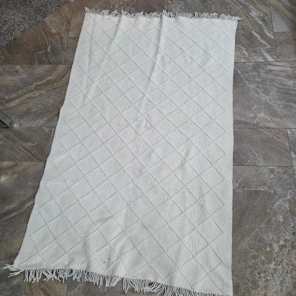 Vintage Crocheted Cream Diamond Stitch Throw Farmhouse  Cozy Cottagecore